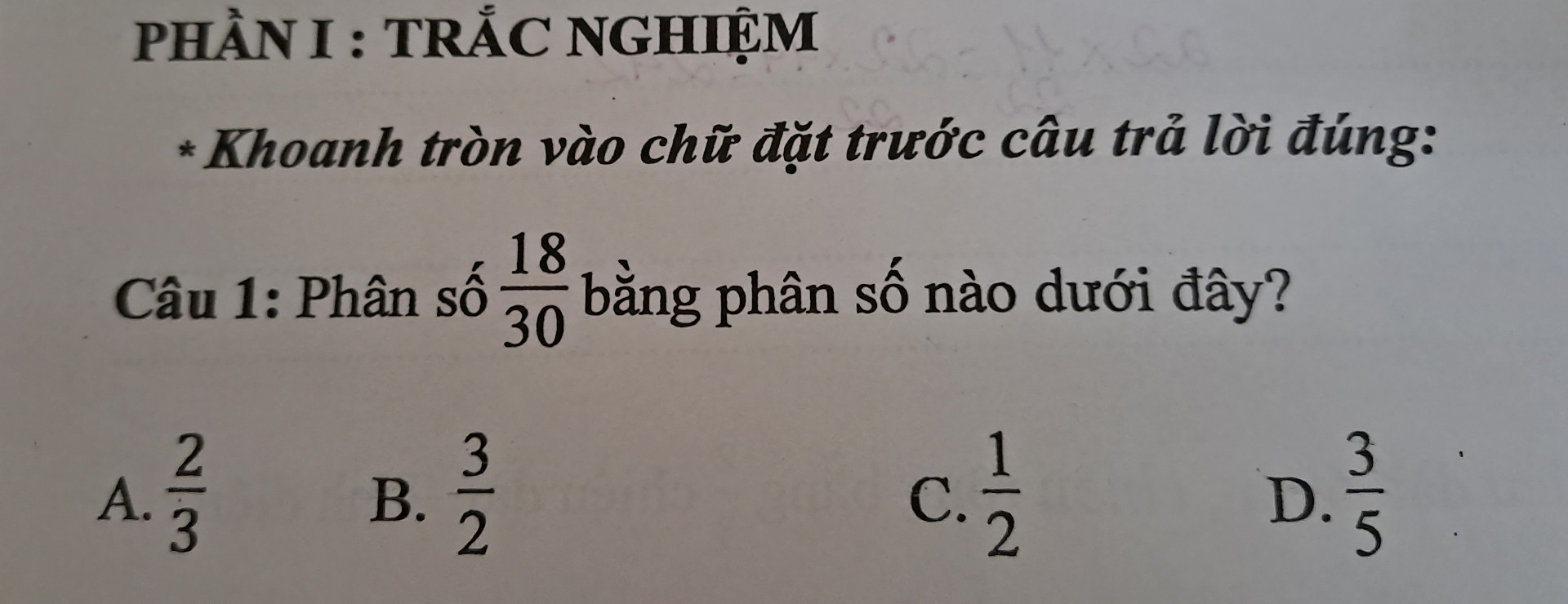 Người ta cho một vòi nước chảy vào bể cạn...
