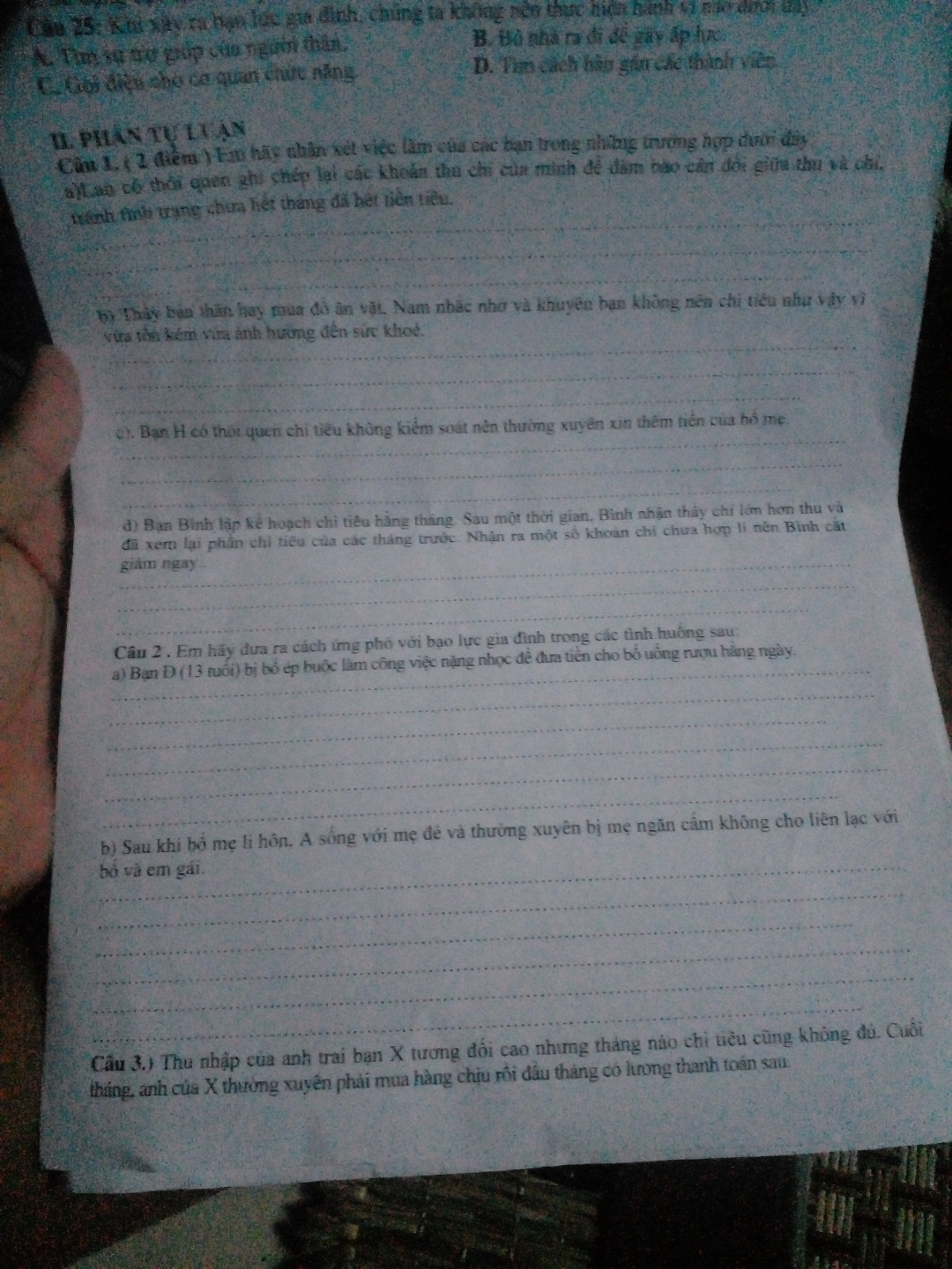 Em hãy nhận xét về việc lm dưới đây