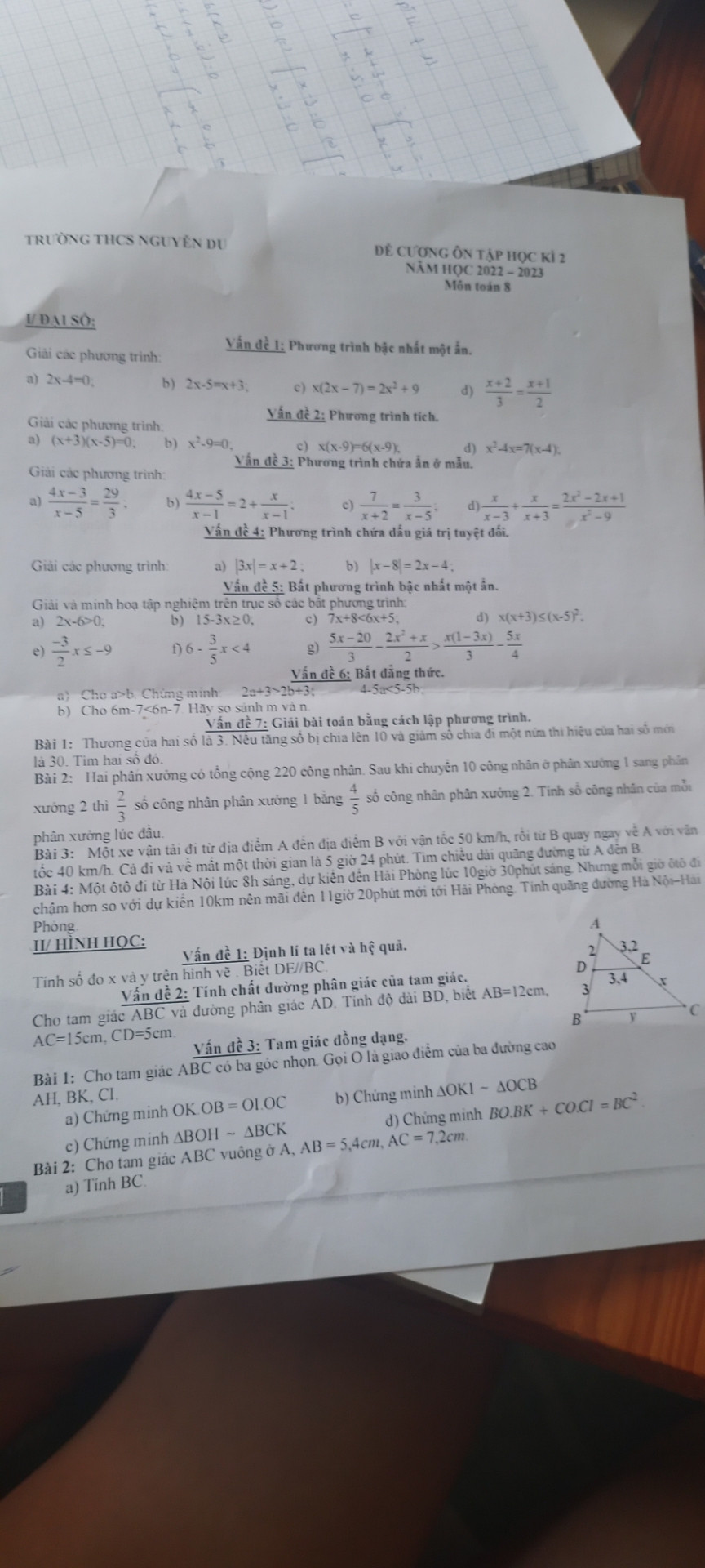 Một ống nhôm có khối lượng 800g chứa 2,5l nước đang ở nhiệt độ 45°C.Biết nhiệt dung riêng của nhôm và nước lần lượt là 880 và 4200J/kg.K,tính nhiệt lượng tối thiểu để đun sôi nước trong ấm