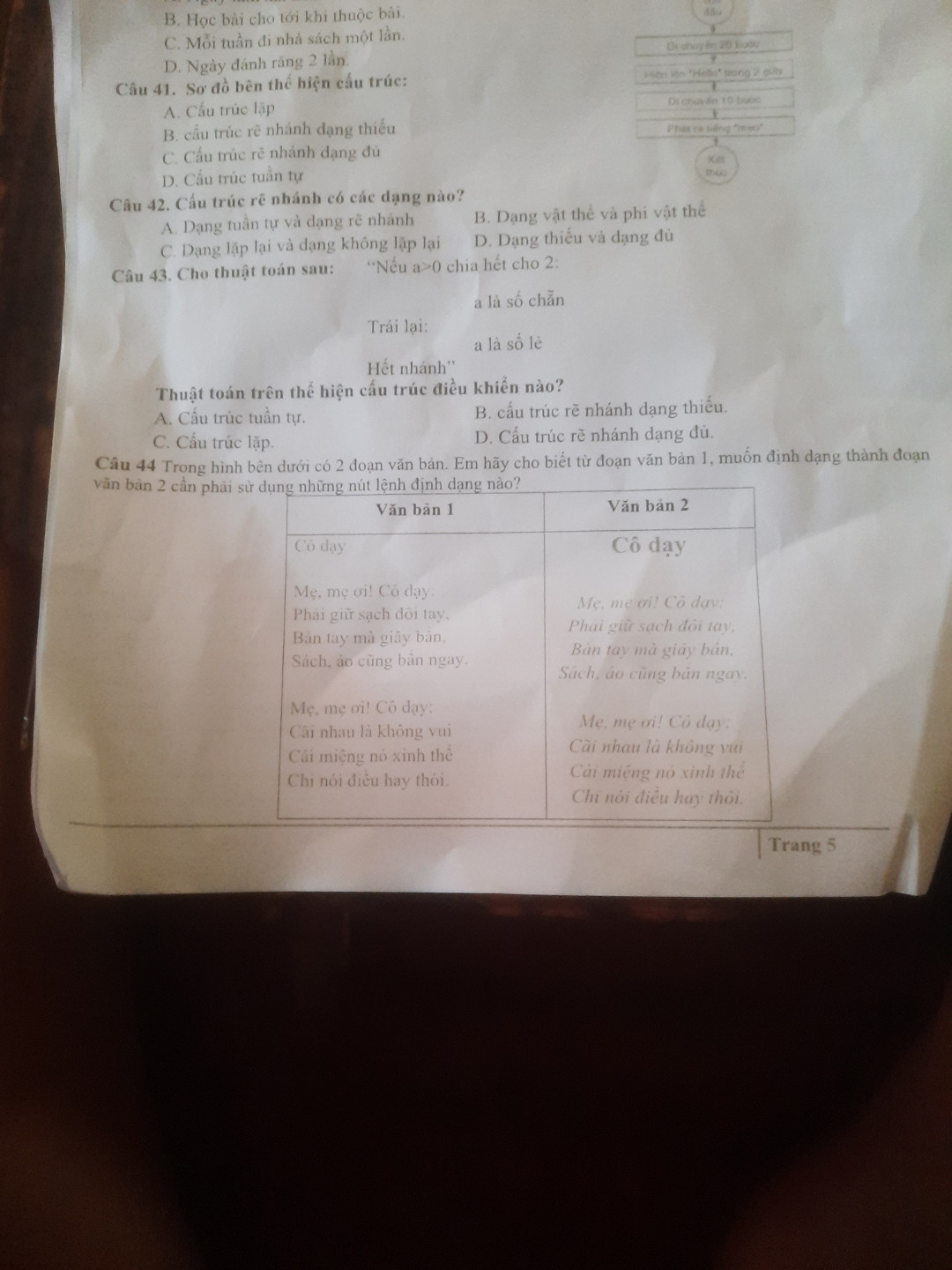 Cho biết từ đoạn văn bản 1 muốn định dạng thành đoạnvawn bản 2 cần phải sử dụng những nút định dạng nào?