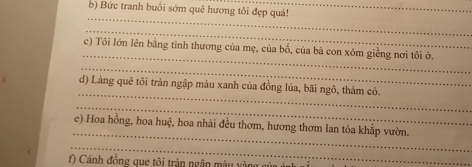 Dùng điệp ngữ viết lại những câu văn sau đây để nhấn mạnh và gợi cảm xúc cho người đọc