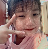Xác định từ loại các từ được gạch chân trong những câu văn sau:
 Bến cảng lúc nào cũng đông vui.Tàu mẹ,tàu con đậu đẩy mặt nước.Xe anh,xe em tíu tít nhân hàng về và chở hàng ra. Tất cả đều bận rộn.