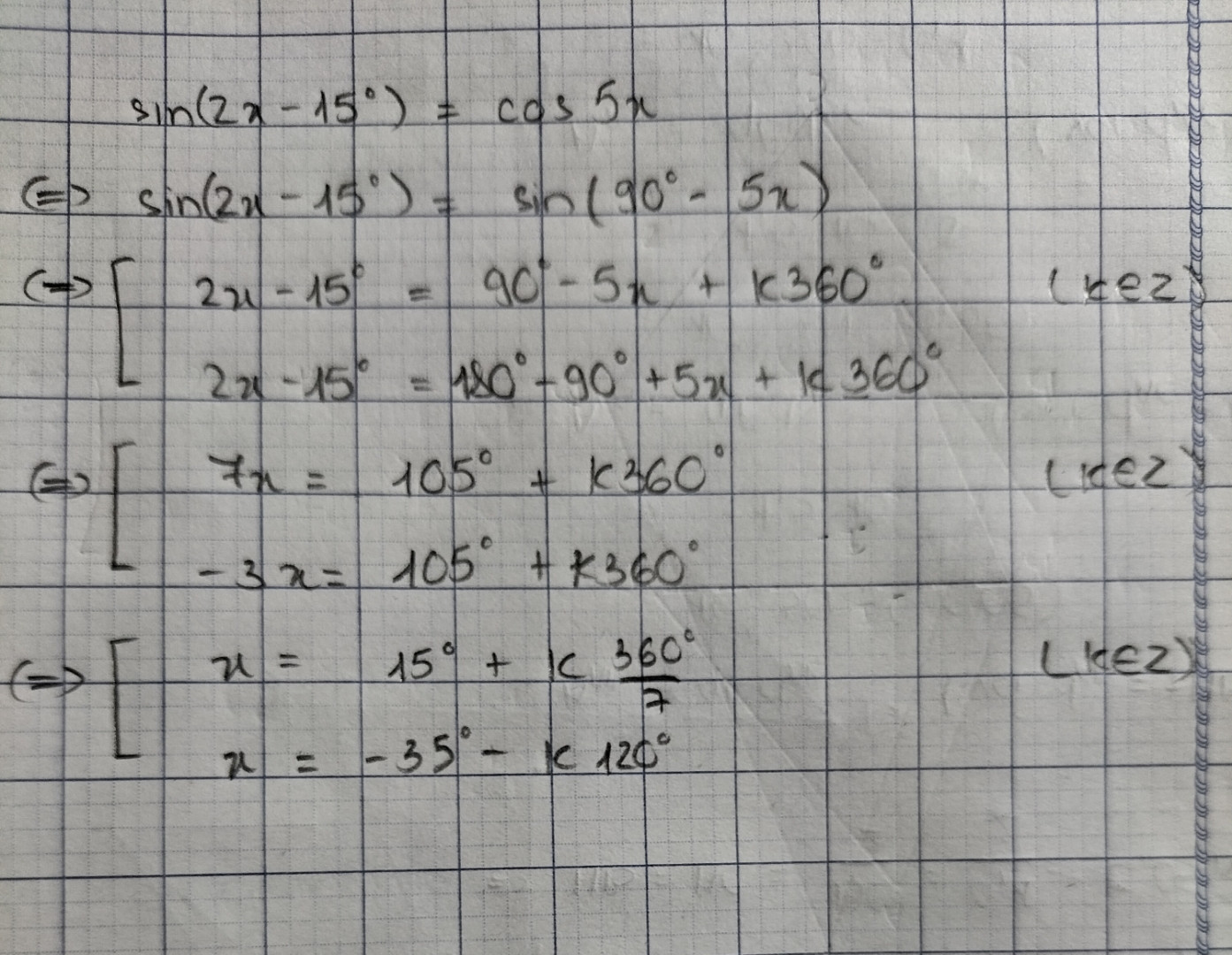sin(2x-15°)=cos5x
ai giải cho mình với