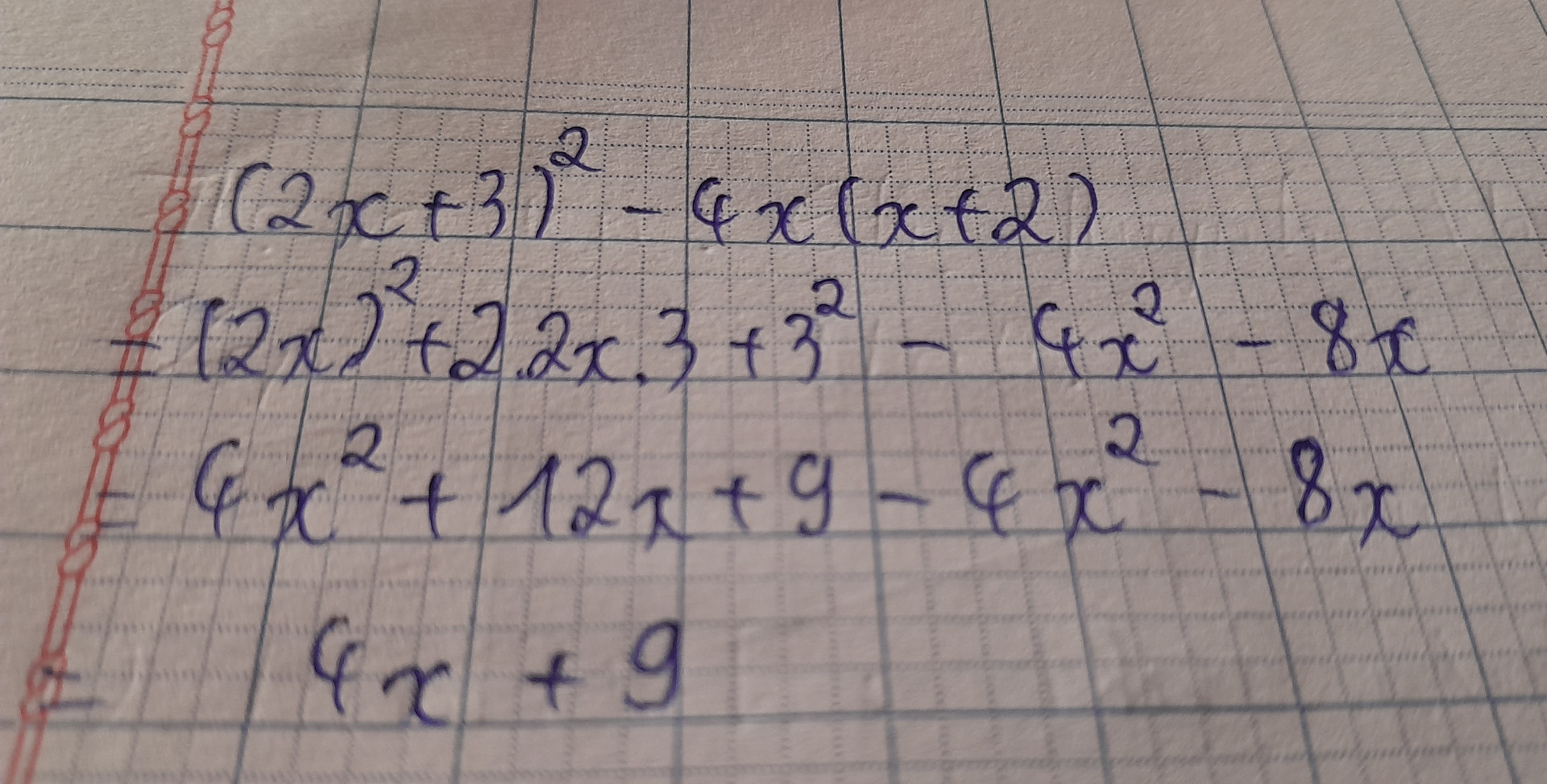 Thực hiện phép tính:
 (2x+3)²-4x(x+2)