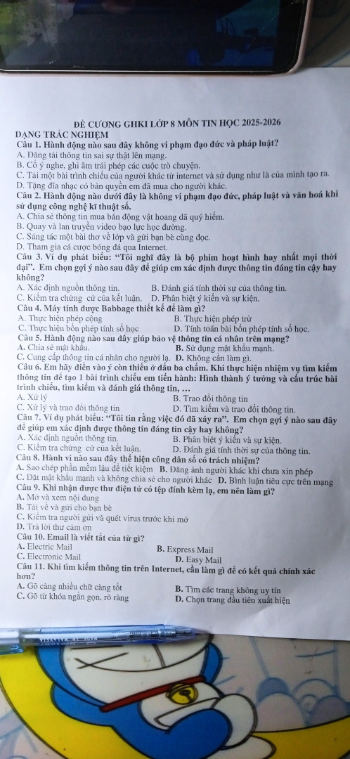 Câu 1 . Hành động nào sau đây không vi phạm đạo đức và pháp luật
A Đăng tải thông tin sai sự thật lên mạng
B cố ý nghe ghi âm trái phép các cuộc trò chuyện 
C tải 1 bài trình chiếu của của người khác trên Internet và sử dụng như là của mình tạo ra
D tặng đĩa nhạc có bản quyền em đã mua cho người khác