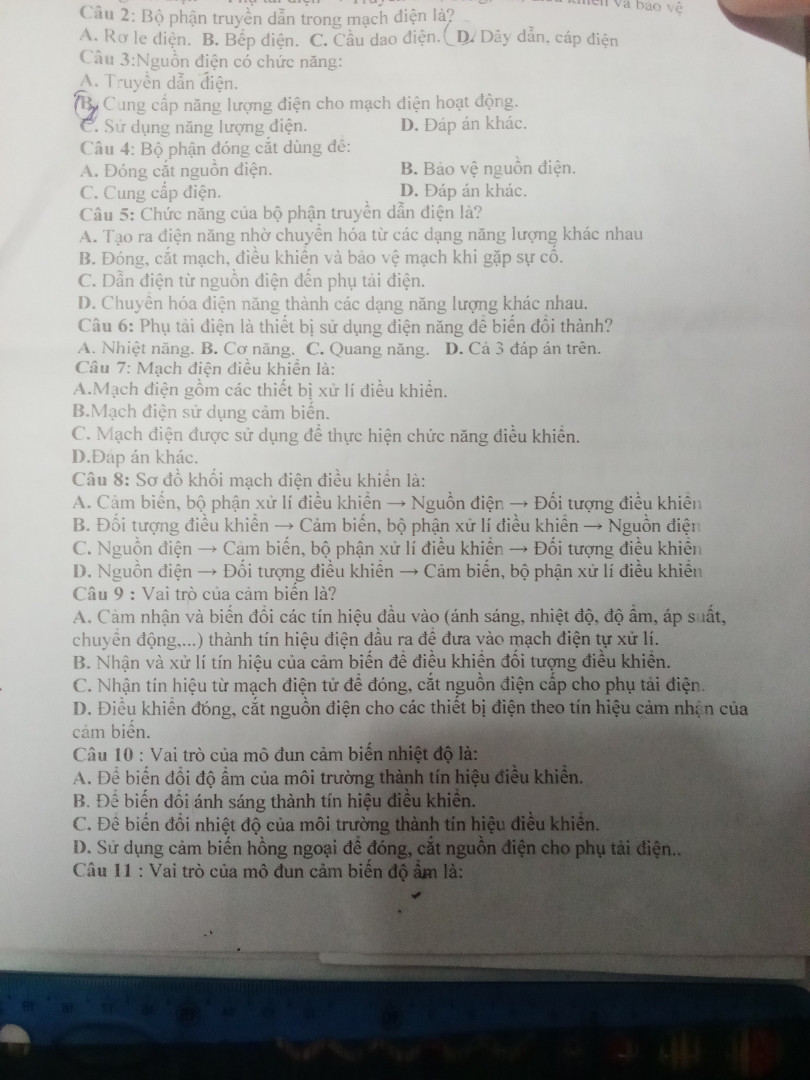 Bộ phận đóng cắt dùng để 
A đóng cắt nguồn điện 
B bảo vệ nguồn điện 
C cung cấp điện 
D đáp án khác