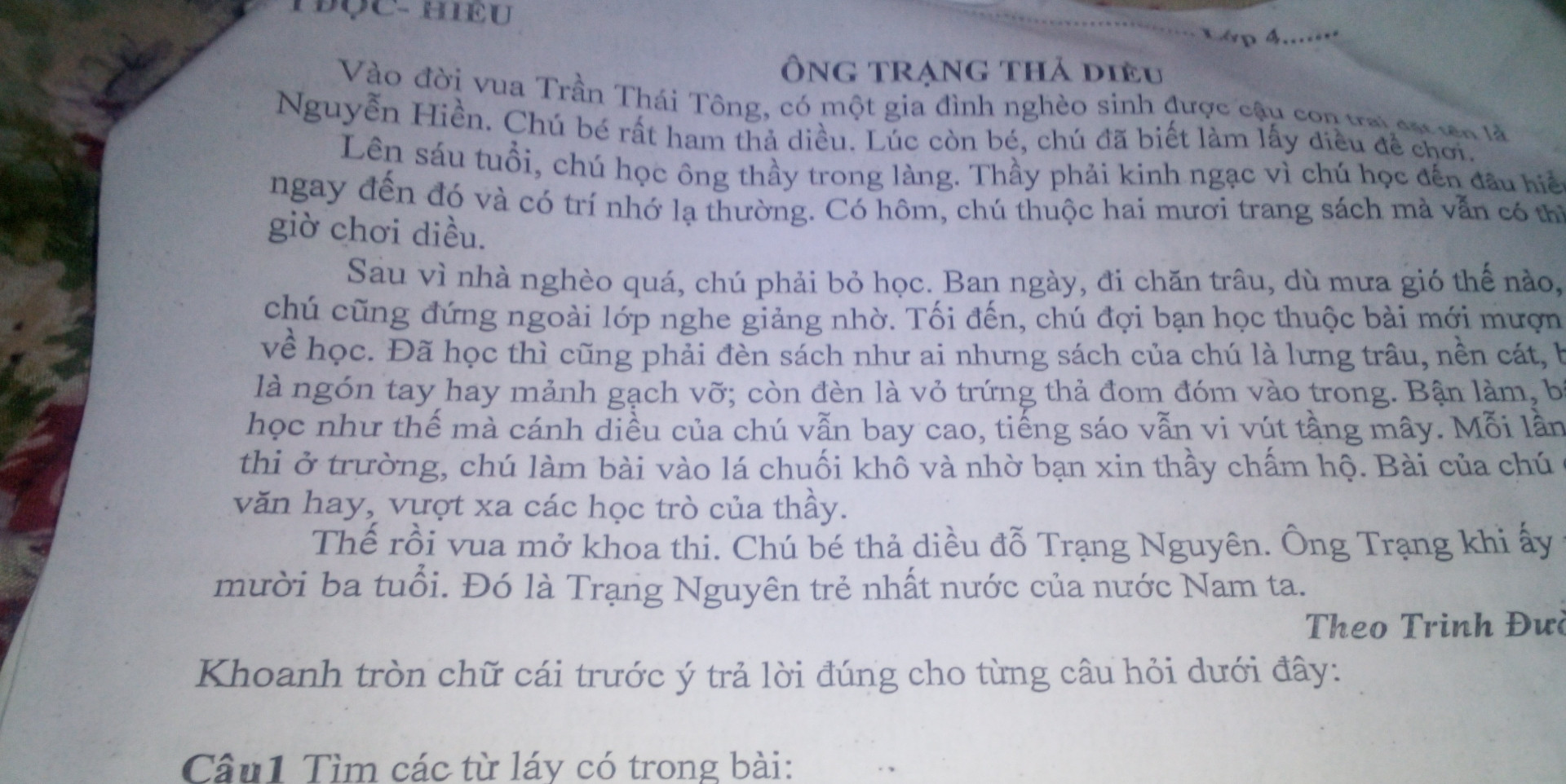 Trong các dòng dưới đây dòng nào toàn động từ?    A:học, làm bài, nhờ bạn, đặt tên, mượn vở.     B:sáu tuổi, làm bài, nhờ bạn, đặt tên, mượn vở.    C:chú, làm bài, nhờ bạn, đặt tên, mượn vở.   D:thầy, làm bài, nhờ bạn, đặt tên, mượn vở.