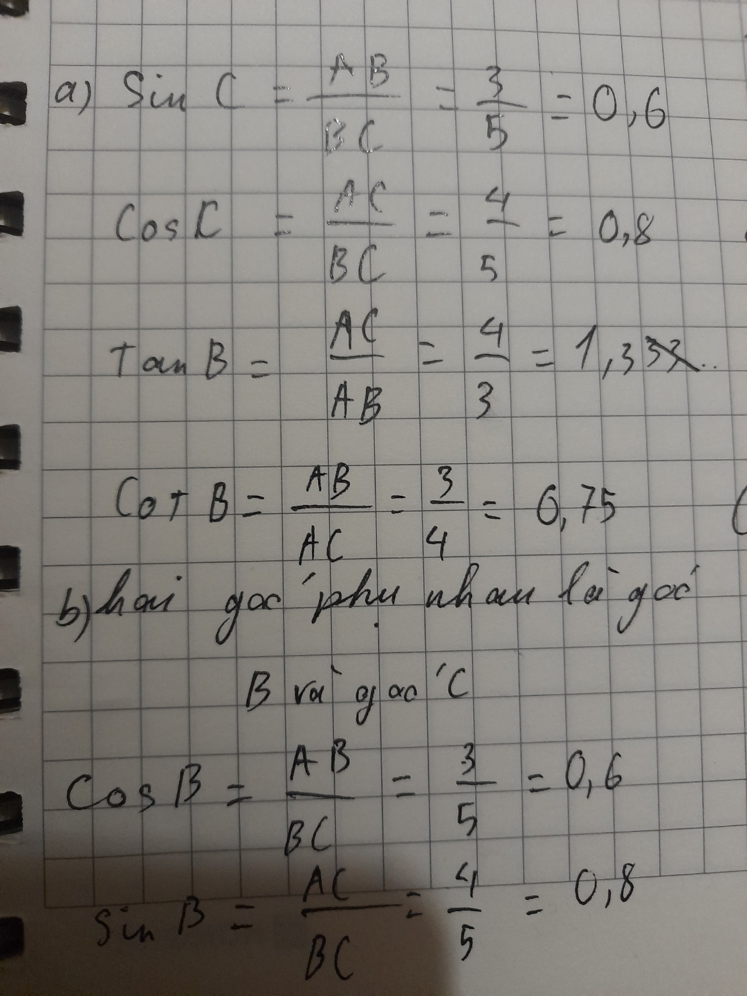 Tìm hai góc phụ nhau và xác định cos b , sin b