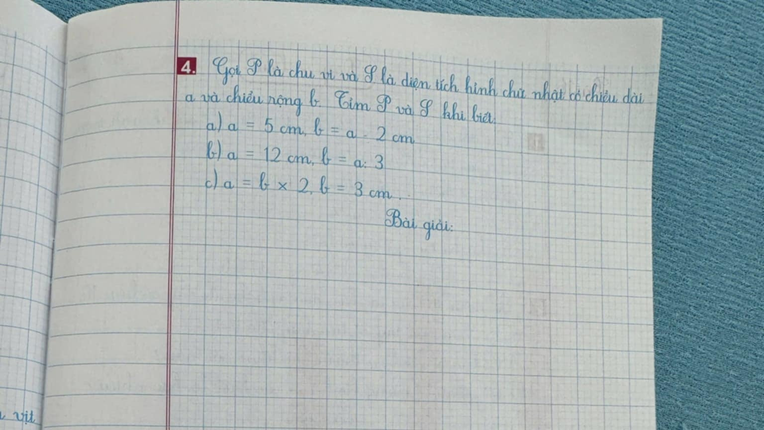 Cô giáo có 192 viên kẹo đựng đều trong các hộp, cô giáo lấy ra mỗi hộp 8 viên để...