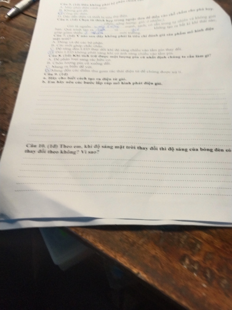 Một cửa hàng định giá bán một chiếc áo 250000 đồng.Do không bán được nên giảm gi...