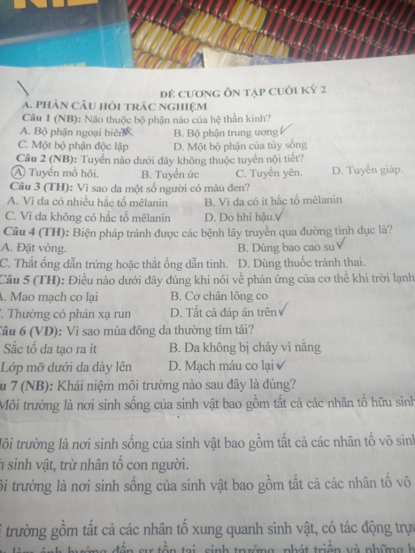 Còn vài câu hỏi mình chưa hiểu các bạn chỉ mình với