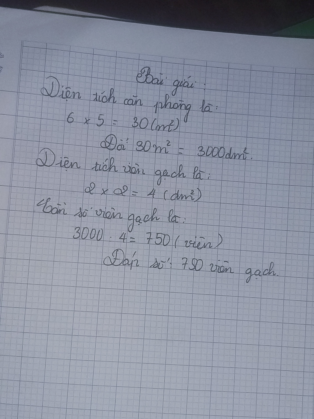 Để lát 1căn phòng hình chữ nhật có chiều dài 6m, chiều rộng 5m.nguoi ta sử dụng
