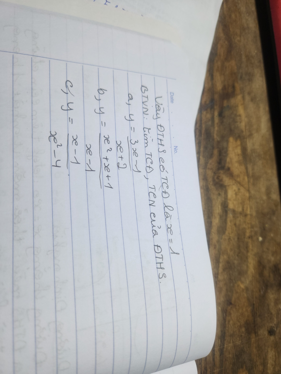 băng: A. 24.
Gọi M,m là giá trị lớn nhất và nhỏ nhất của hàm số y = -x* -x +7 trên đoạn |-3;0]. Tổng 3M +m
B. 7.
C. 8.
23
D.
3