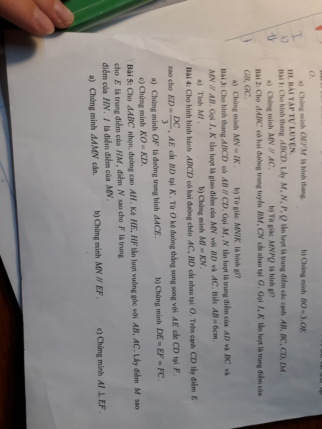 Đề:tiếng cười giúp ích cho chúng ta rất nhiều trong cuộc sống.Em hãy viết một đoạn văn ngắn trình bày suy nghĩ của em về cách lan tỏa nụ cười trong GĐ mọi người xung quanh em