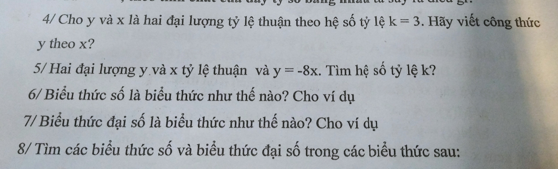 cho tam giác ABC vuông tại A. Tia phân giác của góc ABC cắt AC tại D. Từ D kẻ DH...