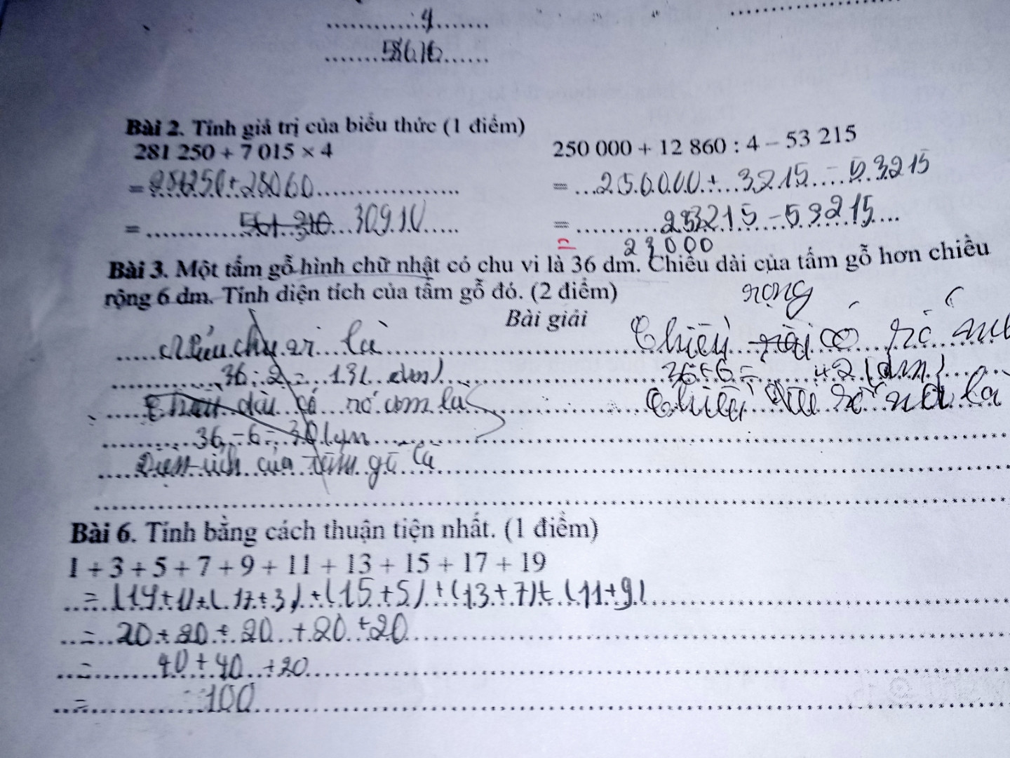 Một tấm gỗ hình chữ nhật có chu vi là 36 dm chiều dài của tấm gỗ hơn chiều rộng 6 dm tính diện tích của tấm gỗ đó