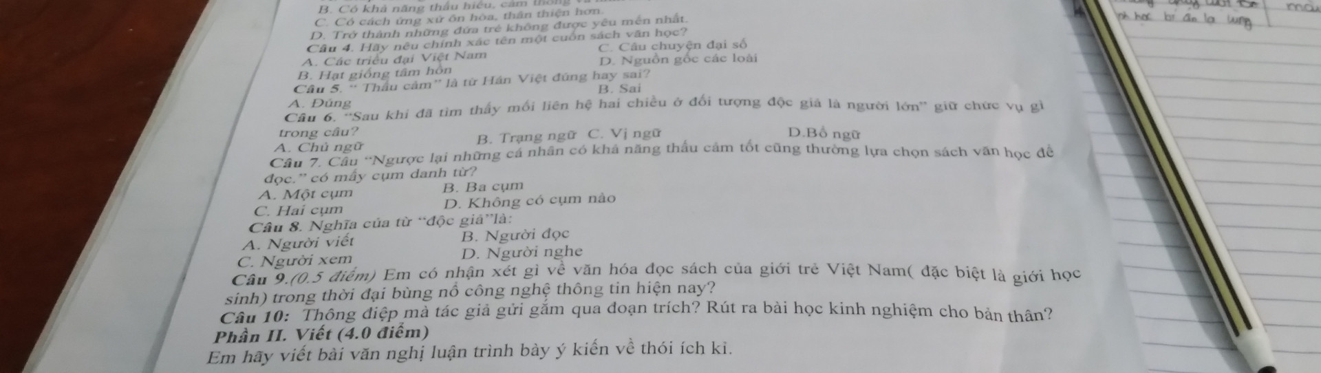 Em có nhận xét gì về văn hóa đọc sách của giới trẻ việt nam(đặc biệt là giới học sinh) trong thời đại bùng nổ công nghệ thông tin hiện nay ?